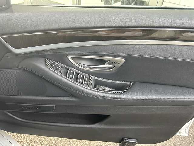 ＢＭＷ ５２８ｉ 神奈川県 2010(平22)年 4.2万km アルピンホワイトⅢ エナジーボディーエアロキット/エナジートランクスポイラー/ダウンサス/エナジーエディション21インチAW/エナジー4本出しマフラー/クルーズコントロール/純正ＨＤＤナビ/（AM/FM/CD/DVD/TV/BT/AUX)/ＥＴＣ/前ドライブレコーダー/バックカメラ/メモリシート（D席）/パワーシート(D/N席)/ヒートシーター（D/N席）/プッシュスタート/社外フロアマット/スペアキー/オートライト/前後フォグランプ/取扱説明書