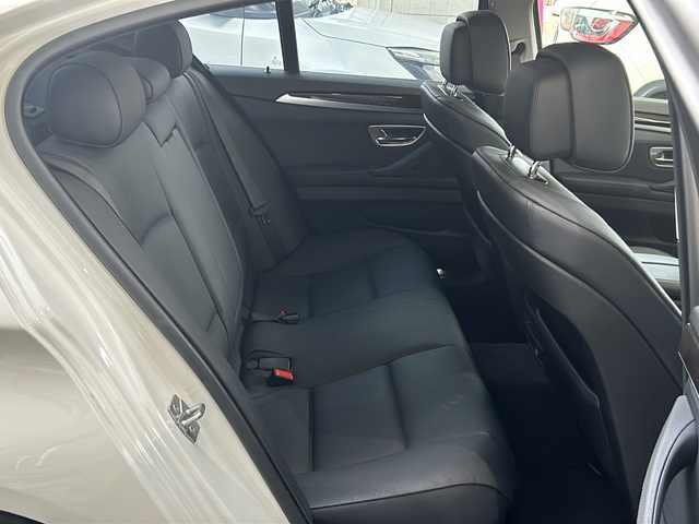 ＢＭＷ ５２８ｉ 神奈川県 2010(平22)年 4.2万km アルピンホワイトⅢ エナジーボディーエアロキット/エナジートランクスポイラー/ダウンサス/エナジーエディション21インチAW/エナジー4本出しマフラー/クルーズコントロール/純正ＨＤＤナビ/（AM/FM/CD/DVD/TV/BT/AUX)/ＥＴＣ/前ドライブレコーダー/バックカメラ/メモリシート（D席）/パワーシート(D/N席)/ヒートシーター（D/N席）/プッシュスタート/社外フロアマット/スペアキー/オートライト/前後フォグランプ/取扱説明書