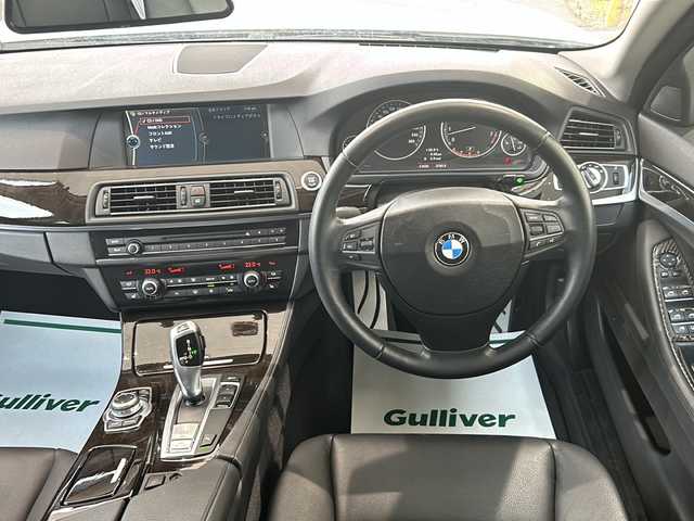 ＢＭＷ ５２８ｉ 神奈川県 2010(平22)年 4.2万km アルピンホワイトⅢ エナジーボディーエアロキット/エナジートランクスポイラー/ダウンサス/エナジーエディション21インチAW/エナジー4本出しマフラー/クルーズコントロール/純正ＨＤＤナビ/（AM/FM/CD/DVD/TV/BT/AUX)/ＥＴＣ/前ドライブレコーダー/バックカメラ/メモリシート（D席）/パワーシート(D/N席)/ヒートシーター（D/N席）/プッシュスタート/社外フロアマット/スペアキー/オートライト/前後フォグランプ/取扱説明書