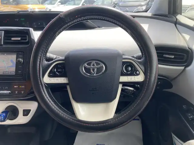 トヨタ プリウス S 静岡県 2015(平27)年 14.2万km グレーメタリック (株)IDOMが運営する【じしゃロン焼津店】の自社ローン専用車両になります。こちらは現金またはオートローンご利用時の価格です。自社ローンご希望の方は別途その旨お申付け下さい /純正ＳＤナビ/（フルセグＴＶ/Ｂｌｕｅｔｏｏｔｈ接続/ＣＤ/ＤＶＤ/ミュージックサーバー）/衝突軽減ブレーキ/レーンキープアシスト/レーダークルーズコントロール/バックカメラ/ＬＥＤヘッドライト/オートライト/オートハイビーム/ＥＴＣ