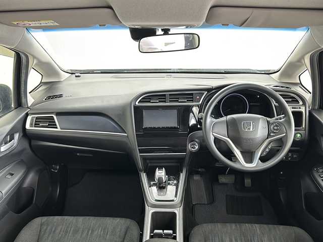 ホンダ シャトル ハイブリッド ホンダセンシング 秋田県 2020(令2)年 5.5万km クリスタルブラックパール 4WD/社外メモリナビ/CD/BT/ホンダセンシング　/レーダークルーズコントロール　/横滑り防止装置　/レーンキープアシスト　/バックカメラ　/ビルトインＥＴＣ　/プッシュスタート/スマートキー　/社外フロアマット　/スペアキー/電動格納ミラー