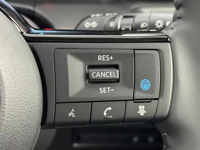 日産 セレナ e－パワー ハイウェイスター V 福岡県 2025(令7)年 0.1千km プリズムホワイト 登録済未使用車　/純正９型ナビ　/全方位カメラ　/ビルトインＥＴＣ２．０　/置くだけ充電　/インテリジェントルームミラー　/プロパイロット　/コーナーセンサー　/エマージェンシーブレーキ　/レーンキープ　/ＢＳＷ　/両側電動スライドドア　/ＬＥＤヘッドライト