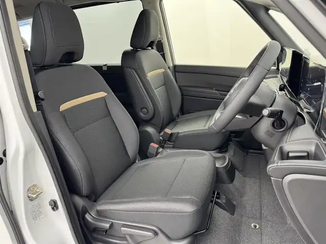 日産 セレナ e－パワー ハイウェイスター V 福岡県 2025(令7)年 0.1千km プリズムホワイト 登録済未使用車　/純正９型ナビ　/全方位カメラ　/ビルトインＥＴＣ２．０　/置くだけ充電　/インテリジェントルームミラー　/プロパイロット　/コーナーセンサー　/エマージェンシーブレーキ　/レーンキープ　/ＢＳＷ　/両側電動スライドドア　/ＬＥＤヘッドライト