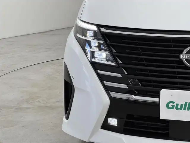 日産 セレナ e－パワー ハイウェイスター V 福岡県 2025(令7)年 0.1千km プリズムホワイト 登録済未使用車　/純正９型ナビ　/全方位カメラ　/ビルトインＥＴＣ２．０　/置くだけ充電　/インテリジェントルームミラー　/プロパイロット　/コーナーセンサー　/エマージェンシーブレーキ　/レーンキープ　/ＢＳＷ　/両側電動スライドドア　/ＬＥＤヘッドライト