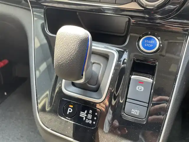 日産 セレナ e－パワー ハイウェイスター V 滋賀県 2021(令3)年 4.5万km ダークメタルグレー 純正10インチナビ/・フルセグ/Bluetooth/SD/DVD//全方位カメラ/後席モニター/インテリジェントルームミラー/追従付クルーズコントロール/両側自動ドア/ブラインドスポットモニター/LEDヘッドライト/コーナーセンサー/電子パーキング/オートブレーキホールド/ビルトインETC