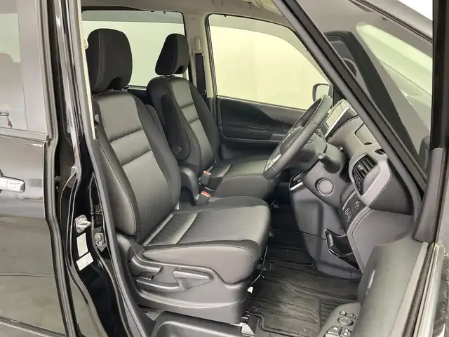 日産 セレナ ハイウェイスター V 群馬県 2021(令3)年 3.6万km ダイヤモンドブラック 純正１０インチナビ/純正１１インチ後席モニター/プロパイロット/アラウンドビューモニター/シートヒーター/オートマチックハイビーム/コーナーセンサー/LEDヘッドライト/ドライブレコーダー/ETC/純正AW/社外フロアマット/３列シート/ウォークスルー/衝突被害軽減システム/両側パワースライドドア/デジタルインナーミラー/BSM/禁煙車