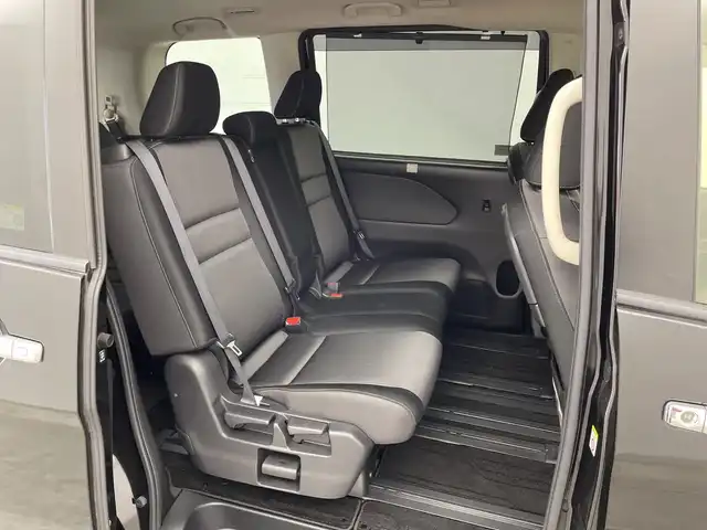日産 セレナ ハイウェイスター V 群馬県 2021(令3)年 3.6万km ダイヤモンドブラック 純正１０インチナビ/純正１１インチ後席モニター/プロパイロット/アラウンドビューモニター/シートヒーター/オートマチックハイビーム/コーナーセンサー/LEDヘッドライト/ドライブレコーダー/ETC/純正AW/社外フロアマット/３列シート/ウォークスルー/衝突被害軽減システム/両側パワースライドドア/デジタルインナーミラー/BSM/禁煙車