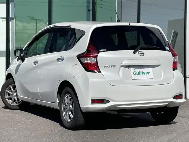 日産 ノート X FOUR 道南・函館 2017(平29)年 3.4万km ブリリアントホワイトパール /純正ＳＤナビ//ワンセグＴＶ//エンジンスターター//バックカメラ//衝突軽減ブレーキ//車線逸脱警報//オートライト//ABS//横滑り防止装置//純正フロアマット//社外AW//スペアキー//スマートキー