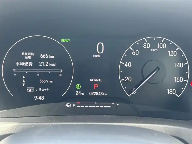 ホンダ ヴェゼル ハイブリッド e:HEV Z 大阪府 2022(令4)年 2.3万km プレミアムサンライトホワイトパール 純正9インチコネクトディスプレイ/バックカメラ/レーダークルーズコントロール/衝突被害軽減システム/レーンキープアシスト/横滑り防止装置/コーナーセンサー/ブラインドスポットモニター/パーキングセンサー/ダウンヒルアシストコントロール/ワイヤレス充電器/ステアリングヒーター/純正LEDライト/純正フロアマット/純正AW（18inch)/ビルトインETC2.0/ドライブレコーダー/フロントフォグランプ/取扱説明書/保証書