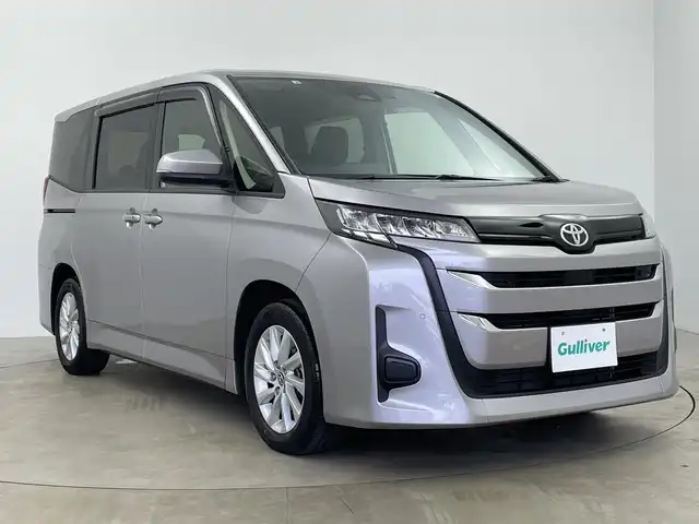トヨタ ノア G 鹿児島県 2022(令4)年 3.9万km メタルストリームM 純正10.5インチディスプレイオーディオ/（CD/DVD/Bluetooth/HDMI/フルセグTV）/純正フリップダウンモニター/レーダークルーズコントロール/プリクラッシュセーフティ/レーンキープ/オートライト/オートマチックハイビーム/両側パワースライドドア/ドライブレコーダー/ETC2.0/スマートキー/プッシュスタート/純正フロアマット/シートヒーター/スペアキー/純正16インチAW/LEDヘッドライト