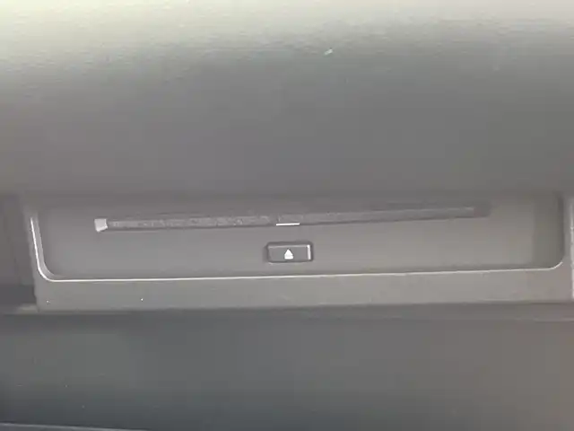 トヨタ ノア G 鹿児島県 2022(令4)年 3.9万km メタルストリームM 純正10.5インチディスプレイオーディオ/（CD/DVD/Bluetooth/HDMI/フルセグTV）/純正フリップダウンモニター/レーダークルーズコントロール/プリクラッシュセーフティ/レーンキープ/オートライト/オートマチックハイビーム/両側パワースライドドア/ドライブレコーダー/ETC2.0/スマートキー/プッシュスタート/純正フロアマット/シートヒーター/スペアキー/純正16インチAW/LEDヘッドライト