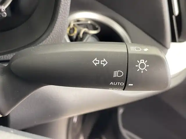 トヨタ ノア G 鹿児島県 2022(令4)年 3.9万km メタルストリームM 純正10.5インチディスプレイオーディオ/（CD/DVD/Bluetooth/HDMI/フルセグTV）/純正フリップダウンモニター/レーダークルーズコントロール/プリクラッシュセーフティ/レーンキープ/オートライト/オートマチックハイビーム/両側パワースライドドア/ドライブレコーダー/ETC2.0/スマートキー/プッシュスタート/純正フロアマット/シートヒーター/スペアキー/純正16インチAW/LEDヘッドライト