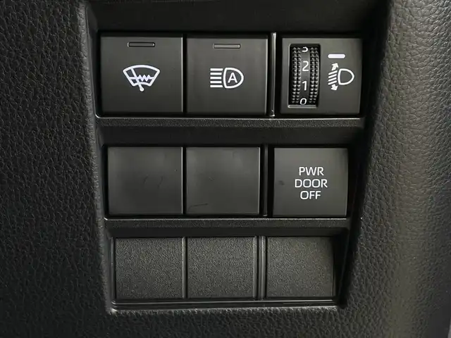 トヨタ ノア G 鹿児島県 2022(令4)年 3.9万km メタルストリームM 純正10.5インチディスプレイオーディオ/（CD/DVD/Bluetooth/HDMI/フルセグTV）/純正フリップダウンモニター/レーダークルーズコントロール/プリクラッシュセーフティ/レーンキープ/オートライト/オートマチックハイビーム/両側パワースライドドア/ドライブレコーダー/ETC2.0/スマートキー/プッシュスタート/純正フロアマット/シートヒーター/スペアキー/純正16インチAW/LEDヘッドライト