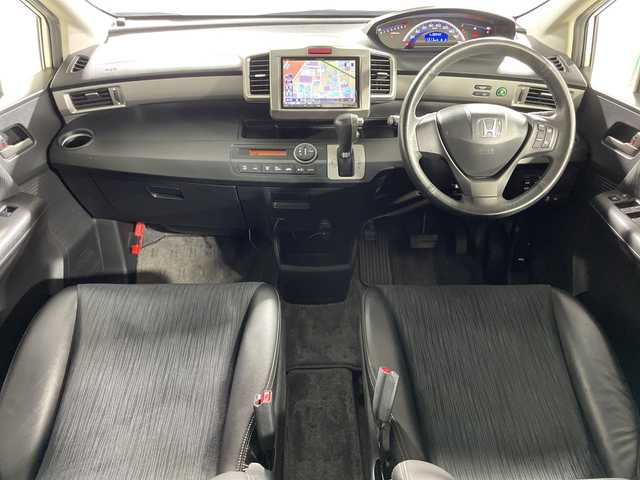 ホンダ フリード Gエアロ 神奈川県 2012(平24)年 8.4万km プレミアムホワイトパール 社外アルパイン8型HDDナビゲーション【VIE-X088V】/社外アルパインフリップダウンモニター【TMX-R2200】/フルセグ　CD DVD　SD　HDD　AUX AM FM　Bluetooth/バックカメラ/両側電動スライドドア/クルーズコントロール/ECON/革巻きステアリング/社外前後ドライブレコーダー/ETC/スマートキー/キーレスエントリー/純正15インチアルミホイール/純正サイド/リアスポイラー/HIDヘッドランプ