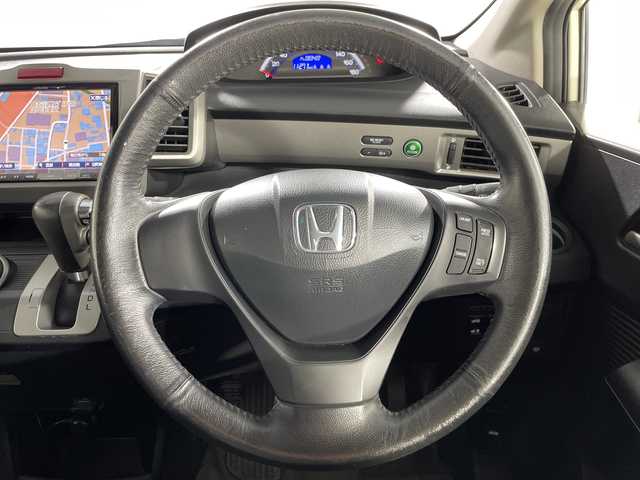 ホンダ フリード Gエアロ 神奈川県 2012(平24)年 8.4万km プレミアムホワイトパール 社外アルパイン8型HDDナビゲーション【VIE-X088V】/社外アルパインフリップダウンモニター【TMX-R2200】/フルセグ　CD DVD　SD　HDD　AUX AM FM　Bluetooth/バックカメラ/両側電動スライドドア/クルーズコントロール/ECON/革巻きステアリング/社外前後ドライブレコーダー/ETC/スマートキー/キーレスエントリー/純正15インチアルミホイール/純正サイド/リアスポイラー/HIDヘッドランプ