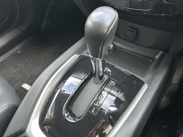 日産 エクストレイル 20X エマージェンシーブレーキ 兵庫県 2016(平28)年 9.8万km ブリリアントホワイトパール ワンオーナー/サンルーフ/純正SDナビ　フルセグ、DVD、BT、AM、FM/バックカメラ/ETC/衝突被害軽減ブレーキ/車線逸脱警報/横滑り防止/ルーフレール/カプロンシート/前席シートヒーター/コーナーセンサー/アイドリングストップ/スマートキー×２/プッシュスタート/ウインカーミラー