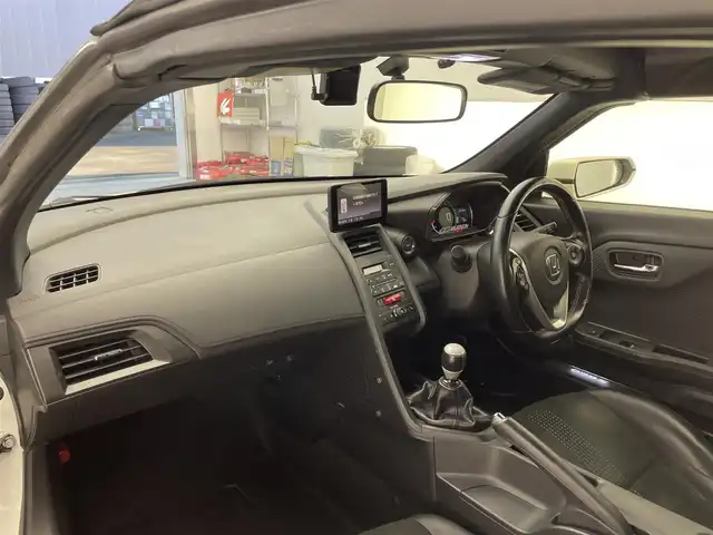 ホンダ Ｓ６６０ α 滋賀県 2015(平27)年 12.9万km プレミアムスターホワイトパール 純正6.1インチディスプレイオーディオ/【Bluetooth/USB/HDMI】/バックカメラ/ハーフレザーシート/16インチModuroアルミホイール/LEDヘッドライト/オートライト/HKSマフラー/プッシュスタート/スマートキー