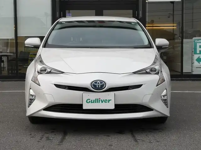 トヨタ プリウス Sセーフティプラス 茨城県 2017(平29)年 11.5万km ホワイトパールクリスタルシャイン 純正ナビ/【ラジオ・CD・TV・SD・BT・AUX】/パーキングアシスト/HUD/ETC/Bカメラ/レーダークルコン/前後コーナーセンサー/エンジンスターター/ステリモ/オートライト/Fフォグ/オートハイビーム/横滑り防止装置/レーンキープアシスト/衝突被害軽減システム/純正フロアマット/純正ホイールカバー