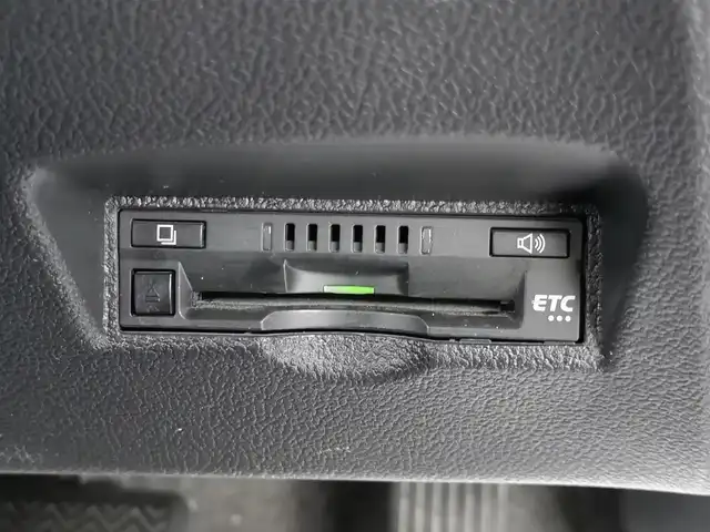 トヨタ プリウス Sセーフティプラス 茨城県 2017(平29)年 11.5万km ホワイトパールクリスタルシャイン 純正ナビ/【ラジオ・CD・TV・SD・BT・AUX】/パーキングアシスト/HUD/ETC/Bカメラ/レーダークルコン/前後コーナーセンサー/エンジンスターター/ステリモ/オートライト/Fフォグ/オートハイビーム/横滑り防止装置/レーンキープアシスト/衝突被害軽減システム/純正フロアマット/純正ホイールカバー