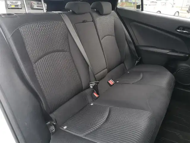 トヨタ プリウス Sセーフティプラス 茨城県 2017(平29)年 11.5万km ホワイトパールクリスタルシャイン 純正ナビ/【ラジオ・CD・TV・SD・BT・AUX】/パーキングアシスト/HUD/ETC/Bカメラ/レーダークルコン/前後コーナーセンサー/エンジンスターター/ステリモ/オートライト/Fフォグ/オートハイビーム/横滑り防止装置/レーンキープアシスト/衝突被害軽減システム/純正フロアマット/純正ホイールカバー