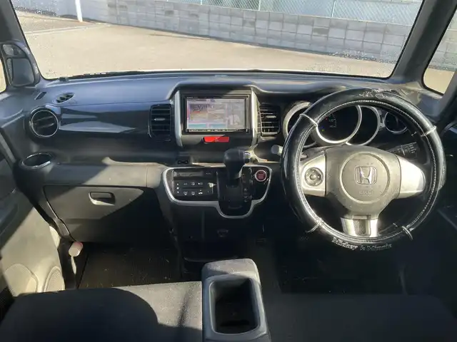 ホンダ Ｎ ＢＯＸ カスタム G Lパッケージ 大阪府 2015(平27)年 7.3万km プレミアムホワイトパールⅡ 自社(株)IDOMが運営する【じしゃロン堺店】の自社ローン対象車両になります。こちらは現金ご利用時の価格です。/ローンご希望の方は別途その旨お申付け下さい。