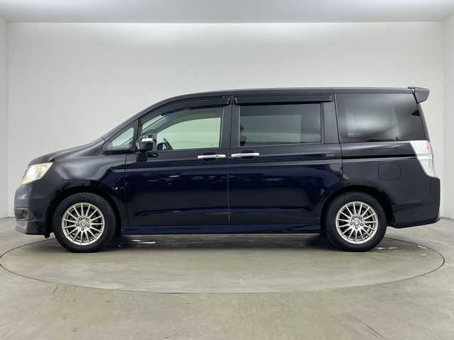 ホンダ ステップワゴン スパーダ Z HDDナビED 兵庫県 2011(平23)年 7.6万km プレミアムブラキッシュパール ・純正ナビ（TV・DVD・USB）/・ステアリングスイッチ/・両側パワースライドドア/・ビルトインETC/・バックカメラ/・スマートキー/・純正フロアマット/・ドアバイザー/・HIDライト/・オートライト/・フォグランプ/・パドルシフト/・電動格納ミラー/・社外16インチアルミホイール