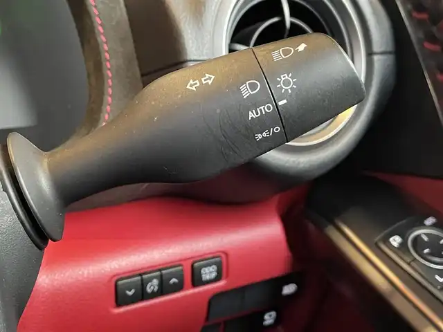 レクサス ＩＳ 300h Fスポーツ 愛知県 2020(令2)年 3.8万km ソニッククロム THINKDESIGNデモカー/THINKDESIGNレザーインテリア/シフトブーツ/シフトノ/ ニーパッド/アームレスト/メーターフード/メータークラスター/純正ナビ/フルセグTV/360度カメラ/サンルーフ/赤革/オレンジキャリパー