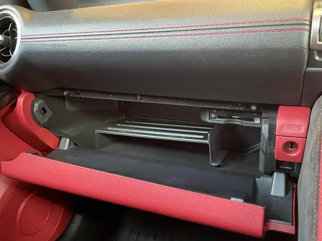 レクサス ＩＳ 300h Fスポーツ 愛知県 2020(令2)年 3.8万km ソニッククロム THINKDESIGNデモカー/THINKDESIGNレザーインテリア/シフトブーツ/シフトノ/ ニーパッド/アームレスト/メーターフード/メータークラスター/純正ナビ/フルセグTV/360度カメラ/サンルーフ/赤革/オレンジキャリパー