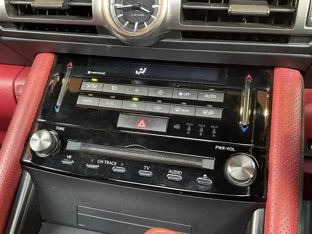 レクサス ＩＳ 300h Fスポーツ 愛知県 2020(令2)年 3.8万km ソニッククロム THINKDESIGNデモカー/THINKDESIGNレザーインテリア/シフトブーツ/シフトノ/ ニーパッド/アームレスト/メーターフード/メータークラスター/純正ナビ/フルセグTV/360度カメラ/サンルーフ/赤革/オレンジキャリパー