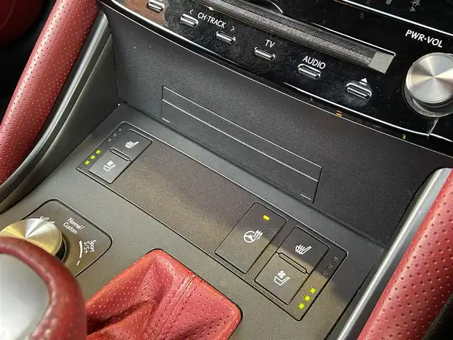 レクサス ＩＳ 300h Fスポーツ 愛知県 2020(令2)年 3.8万km ソニッククロム THINKDESIGNデモカー/THINKDESIGNレザーインテリア/シフトブーツ/シフトノ/ ニーパッド/アームレスト/メーターフード/メータークラスター/純正ナビ/フルセグTV/360度カメラ/サンルーフ/赤革/オレンジキャリパー