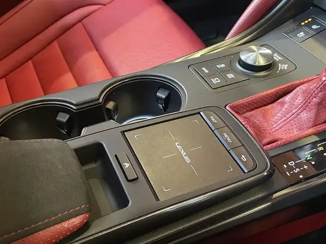 レクサス ＩＳ 300h Fスポーツ 愛知県 2020(令2)年 3.8万km ソニッククロム THINKDESIGNデモカー/THINKDESIGNレザーインテリア/シフトブーツ/シフトノ/ ニーパッド/アームレスト/メーターフード/メータークラスター/純正ナビ/フルセグTV/360度カメラ/サンルーフ/赤革/オレンジキャリパー