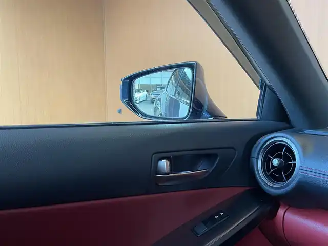 レクサス ＩＳ 300h Fスポーツ 愛知県 2020(令2)年 3.8万km ソニッククロム THINKDESIGNデモカー/THINKDESIGNレザーインテリア/シフトブーツ/シフトノ/ ニーパッド/アームレスト/メーターフード/メータークラスター/純正ナビ/フルセグTV/360度カメラ/サンルーフ/赤革/オレンジキャリパー