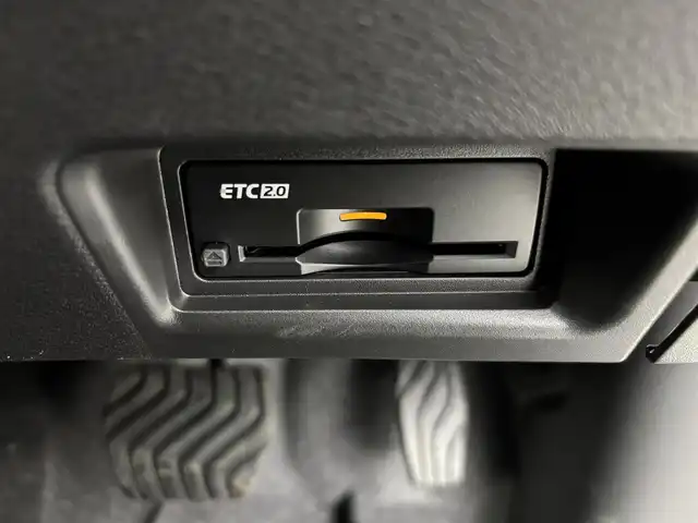 日産 セレナ e－パワー ハイウェイスター V 埼玉県 2025(令7)年 0.1万km未満 プリズムホワイト ヘッドランプ オートレベライザー/アダプティブLEDヘッドライトシステム/インテリジェントアラウンドビューモニター（移動物 検知機能付）/インテリジェントルームミラー/インテリジェントエマージェンシーブレーキ/アドバンスドドライブアシストディスプレイ（12.3インチカラーディスプレイ）+統合型インターフェースディスプレイ+ワイヤレス充電器+6スピーカー+NissanConnectナビゲーションシステム（地デジ内蔵）+車載通信ユニット（TCU［Telematics Control Unit］）/ビルトインETC2.0/前後ドライブレコーダー/プロパイロット/ドライブモードセレクター/両側パワースライドドア/ハンズフリーセンサー/デュアルバックドア/衝突回避ステアリングアシスト/踏み間違い衝突防止アシスト