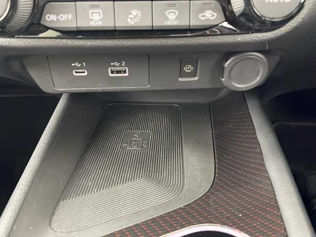 日産 オーラ ニスモ 愛知県 2022(令4)年 3.1万km スーパーブラック 純正9インチナビ/（Bluetooth/フルセグTV/AppleCarPlay/HDMI）/全周囲・バックカメラ/シーケンシャルウインカー/プロパイロット/衝突軽減システム/デジタルインナーミラー/純正ドライブレコーダー/ビルトインETC2.0/LEDヘッドライト/純正17インチAW/置くだけ充電/電子パーキングスイッチ/スマートキー＆プッシュスタート