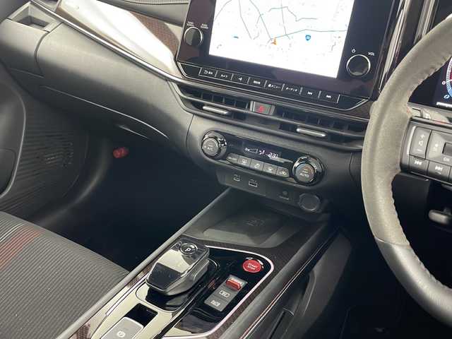 日産 オーラ ニスモ 愛知県 2022(令4)年 3.1万km スーパーブラック 純正9インチナビ/（Bluetooth/フルセグTV/AppleCarPlay/HDMI）/全周囲・バックカメラ/シーケンシャルウインカー/プロパイロット/衝突軽減システム/デジタルインナーミラー/純正ドライブレコーダー/ビルトインETC2.0/LEDヘッドライト/純正17インチAW/置くだけ充電/電子パーキングスイッチ/スマートキー＆プッシュスタート