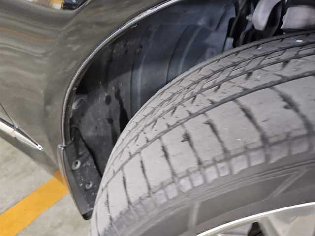 レクサス ＬＳ 600hL 京都府 2015(平27)年 7万km ブラック 〇純正ナビ/〇マークレビンソン/〇フルセグTV/〇バックカメラ/〇ETC/〇ドライブレコーダー/〇4WD/〇レーダークルーズコントロール/〇ブラインドスポットモニター/〇プリクラッシュ/〇イージークローザー/〇LEDヘッドランプ/〇純正18インチアルミ/〇革/木製コンビステアリング/〇革シート/〇シートヒーター/エアシート（運転席/助手席/後席）/〇パワーシート/〇コントロールスイッチ付きアームレスト/〇電動サンシェード/〇スマートエントリー/〇禁煙車