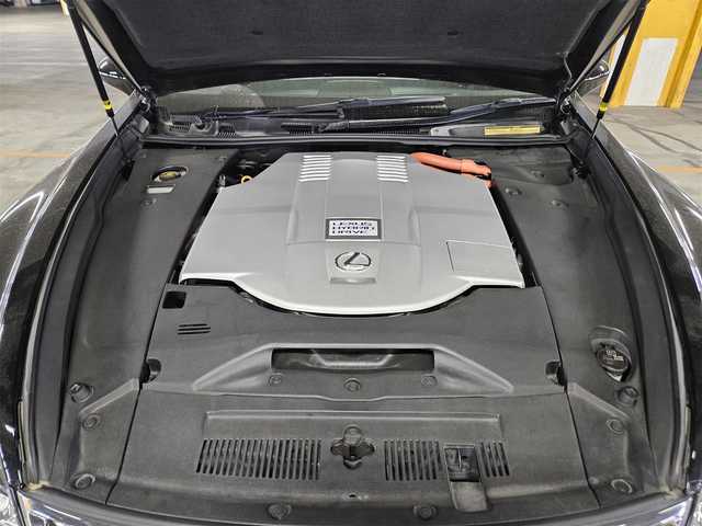 レクサス ＬＳ 600hL 京都府 2015(平27)年 7万km ブラック 〇純正ナビ/〇マークレビンソン/〇フルセグTV/〇バックカメラ/〇ETC/〇ドライブレコーダー/〇4WD/〇レーダークルーズコントロール/〇ブラインドスポットモニター/〇プリクラッシュ/〇イージークローザー/〇LEDヘッドランプ/〇純正18インチアルミ/〇革/木製コンビステアリング/〇革シート/〇シートヒーター/エアシート（運転席/助手席/後席）/〇パワーシート/〇コントロールスイッチ付きアームレスト/〇電動サンシェード/〇スマートエントリー/〇禁煙車