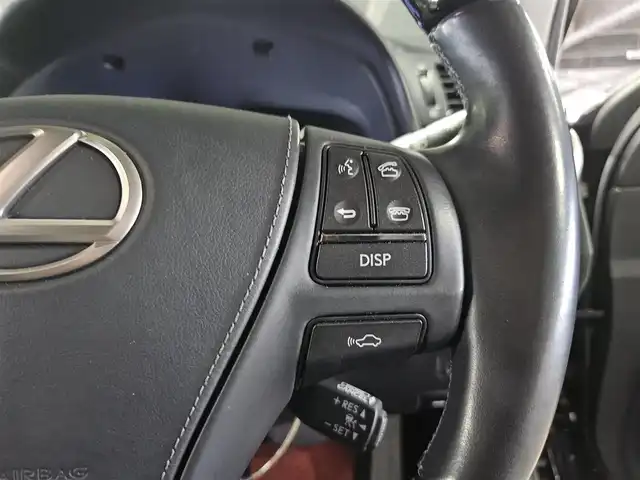 レクサス ＬＳ 600hL 京都府 2015(平27)年 7万km ブラック 〇純正ナビ/〇マークレビンソン/〇フルセグTV/〇バックカメラ/〇ETC/〇ドライブレコーダー/〇4WD/〇レーダークルーズコントロール/〇ブラインドスポットモニター/〇プリクラッシュ/〇イージークローザー/〇LEDヘッドランプ/〇純正18インチアルミ/〇革/木製コンビステアリング/〇革シート/〇シートヒーター/エアシート（運転席/助手席/後席）/〇パワーシート/〇コントロールスイッチ付きアームレスト/〇電動サンシェード/〇スマートエントリー/〇禁煙車