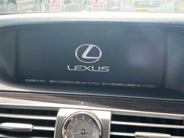 レクサス ＬＳ 600hL 京都府 2015(平27)年 7万km ブラック ○純正12.3型ナビ(BT/DVD/Blu-ray)/○フルセグTV/○バックカメラ/○ビルトインETC/○レーダークルーズコントロール/○クリアランスソナー/○前方ミリ波レーダー方式プリクラッシュセーフティ/○ブラインドスポットモニター/○ビークルスタビリティコントロール/○LEDヘッドランプ/○インテリジェントAFS/○アダプティブハイビームシステム/○デュアルオートエアコン/○本木製/革巻きコンビステアリング/○ステアリングヒーター/○セミアニリン革シート/○パワーシート/○シートヒーター/ベンチレーション/○前席ポジションメモリー/〇電動サンシェード/○ドアイージークローザー/○パワートランクリッド/○純正18インチアルミホイール/○スマートエントリー/スタートシステム/○マークレビンソン