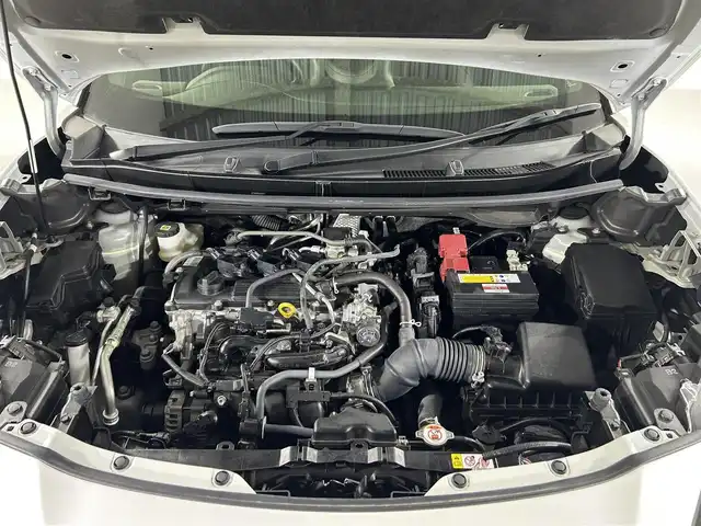 トヨタ ヤリスクロス GRスポーツ 佐賀県 2023(令5)年 1.9万km ブラックマイカ/プラチナホワイトパールマイカ 純正8インチディスプレイオーディオ/【Bluetooth.Mirrorcast】/全方位バックカメラ/衝突被害軽減システム/レーダークルーズコントロール/ブラインドスポットモニター/クリアランスソナー/レーンアシスト/オートマチックハイビーム/オートライト/オートブレーキホールド/ビルトインETC/LEDヘッドライト/フォグライト/ハーフレザーシート/純正フロアマット/純正18インチアルミホイール/GRブレーキキャリパー