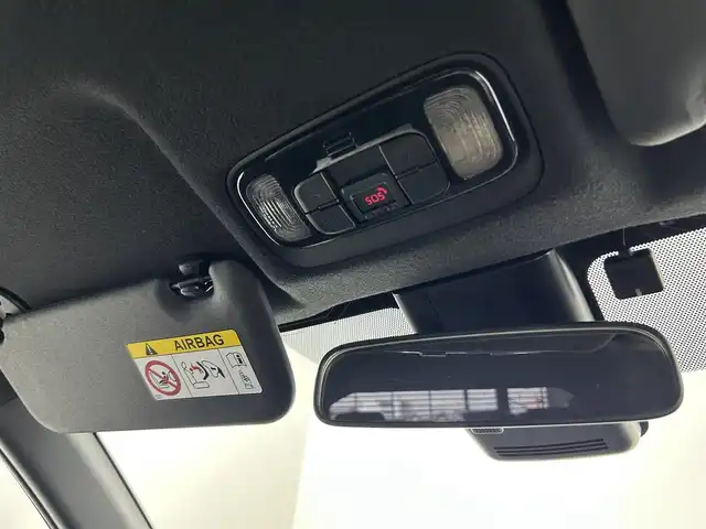 トヨタ ヤリスクロス GRスポーツ 佐賀県 2023(令5)年 1.9万km ブラックマイカ/プラチナホワイトパールマイカ 純正8インチディスプレイオーディオ/【Bluetooth.Mirrorcast】/全方位バックカメラ/衝突被害軽減システム/レーダークルーズコントロール/ブラインドスポットモニター/クリアランスソナー/レーンアシスト/オートマチックハイビーム/オートライト/オートブレーキホールド/ビルトインETC/LEDヘッドライト/フォグライト/ハーフレザーシート/純正フロアマット/純正18インチアルミホイール/GRブレーキキャリパー