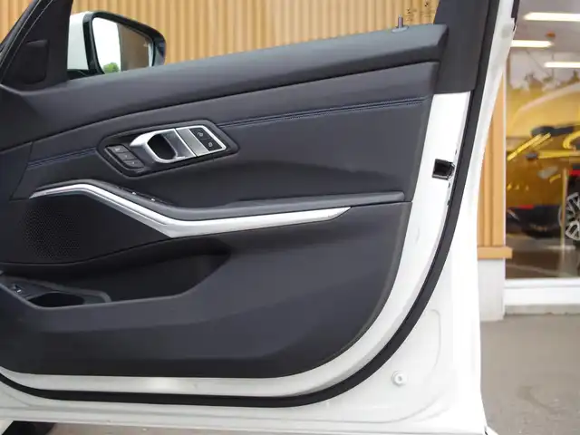ＢＭＷ ３２０ｄ xDrive Mスポーツ 埼玉県 2020(令2)年 5.4万km アルピンホワイトⅢ ブラックハーフレザーシート /アダプティブクルーズコントロール /インテリジェントセーフティ /CarPlay /パークディスタンスコントロール /ブラインドスポットモニター /コンフォートアクセス/バックカメラ /純正ナビ /ETC /ワイヤレス充電