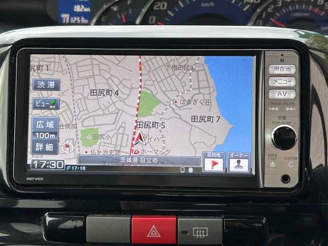 ダイハツ タント カスタム X 茨城県 2013(平25)年 13.2万km 白 社外ナビ/（FM/AM/BT/フルセグ） /スマートキー /バックカメラ /キセノンヘッドライト /アイドリングストップ /パワーステアリング /パワーウィンドウ /盗難防止装 /純正フロアマット /純正アルミホイール /ETC