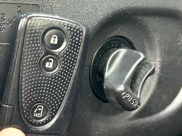 ダイハツ タント カスタム X 茨城県 2013(平25)年 13.2万km 白 社外ナビ/（FM/AM/BT/フルセグ） /スマートキー /バックカメラ /キセノンヘッドライト /アイドリングストップ /パワーステアリング /パワーウィンドウ /盗難防止装 /純正フロアマット /純正アルミホイール /ETC