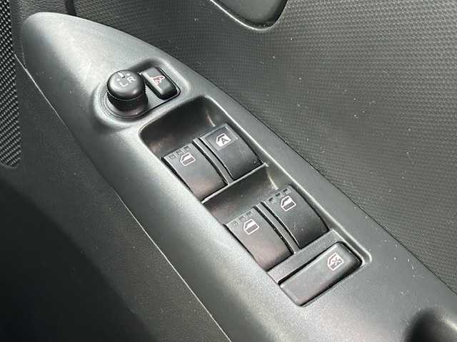 ダイハツ タント カスタム X 茨城県 2013(平25)年 13.2万km 白 社外ナビ/（FM/AM/BT/フルセグ） /スマートキー /バックカメラ /キセノンヘッドライト /アイドリングストップ /パワーステアリング /パワーウィンドウ /盗難防止装 /純正フロアマット /純正アルミホイール /ETC