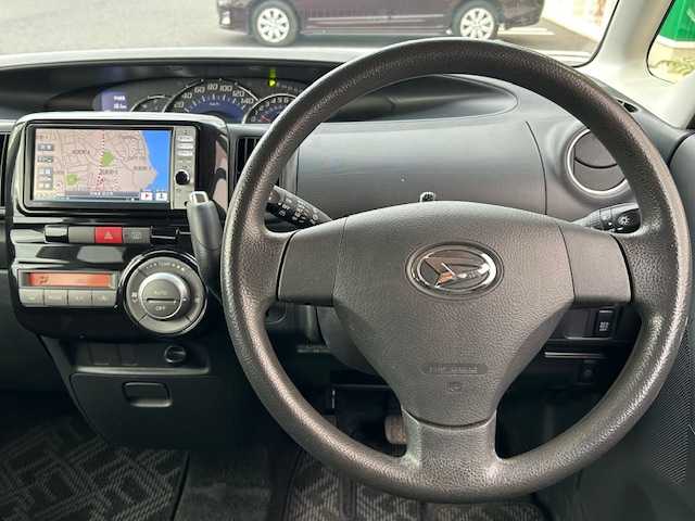 ダイハツ タント カスタム X 茨城県 2013(平25)年 13.2万km 白 社外ナビ/（FM/AM/BT/フルセグ） /スマートキー /バックカメラ /キセノンヘッドライト /アイドリングストップ /パワーステアリング /パワーウィンドウ /盗難防止装 /純正フロアマット /純正アルミホイール /ETC