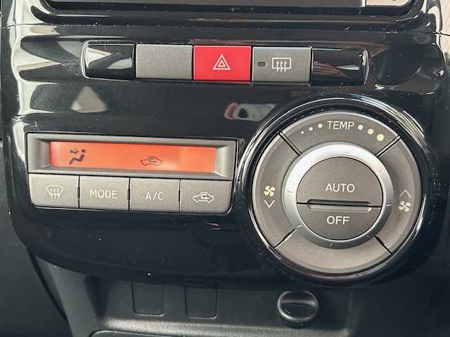 ダイハツ タント カスタム X 茨城県 2013(平25)年 13.2万km 白 社外ナビ/（FM/AM/BT/フルセグ） /スマートキー /バックカメラ /キセノンヘッドライト /アイドリングストップ /パワーステアリング /パワーウィンドウ /盗難防止装 /純正フロアマット /純正アルミホイール /ETC