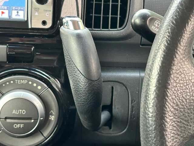 ダイハツ タント カスタム X 茨城県 2013(平25)年 13.2万km 白 社外ナビ/（FM/AM/BT/フルセグ） /スマートキー /バックカメラ /キセノンヘッドライト /アイドリングストップ /パワーステアリング /パワーウィンドウ /盗難防止装 /純正フロアマット /純正アルミホイール /ETC