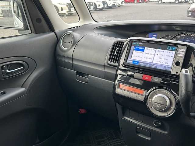 ダイハツ タント カスタム X 茨城県 2013(平25)年 13.2万km 白 社外ナビ/（FM/AM/BT/フルセグ） /スマートキー /バックカメラ /キセノンヘッドライト /アイドリングストップ /パワーステアリング /パワーウィンドウ /盗難防止装 /純正フロアマット /純正アルミホイール /ETC