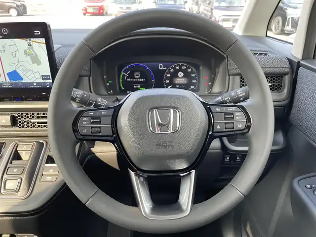 ホンダ ステップワゴン eHEV エアー EX 滋賀県 2025(令7)年 0.1万km未満 プラチナホワイトパール 登録済未使用車/純正11.4型ナビ/CD/DVD/SD/USB/Bluetooth/フルセグTV/バックカメラ/ＢＳＩ/ホンダセンシング/クルーズコントロール/パドルシフト/パワーバックドア/シートヒーター/両側パワースライドドア/オットマン/革巻きステアリング/LEDヘッドライト/オートハイビーム/純正アルミホイール